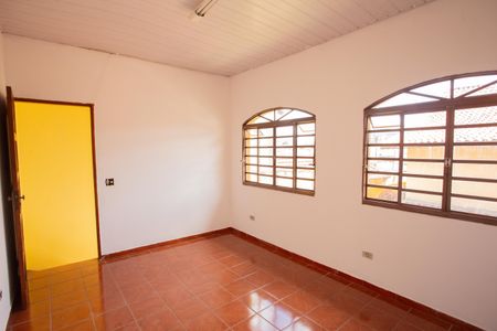 Casa à venda com 193m², 2 quartos e 3 vagasEDÍCULA