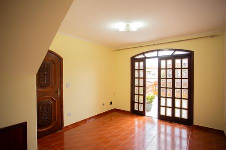 SALA de casa à venda com 2 quartos, 193m² em Parque Maria Domitila, São Paulo