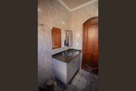 Casa à venda com 193m², 2 quartos e 3 vagasBANHEIRO 1