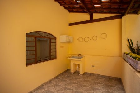 Casa à venda com 193m², 2 quartos e 3 vagasQUINTAL E ÁREA DE SERVIÇO