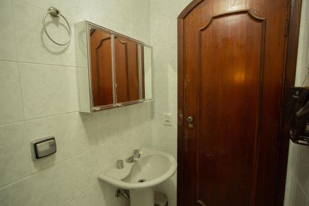 Casa à venda com 193m², 2 quartos e 3 vagasBANHEIRO 2