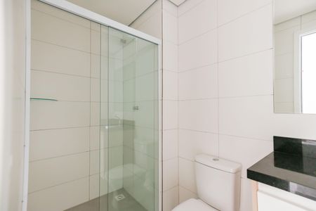 Banheiro de apartamento para alugar com 1 quarto, 30m² em Quitaúna, Osasco