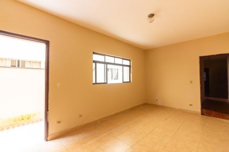 Sala  de casa para alugar com 3 quartos, 180m² em Ayrosa, Osasco