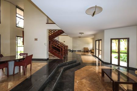 Apartamento à venda com 490m², 4 quartos e 4 vagasÁrea Comum - Hall do Prédio