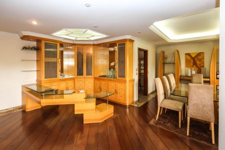 Apartamento à venda com 490m², 4 quartos e 4 vagasSala