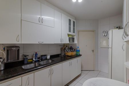 Apartamento à venda com 157m², 4 quartos e 2 vagasCozinha