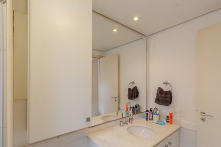 Apartamento à venda com 157m², 4 quartos e 2 vagasBanheiro da Suíte 2