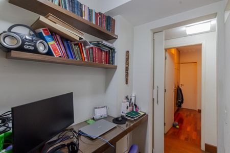 Apartamento à venda com 157m², 4 quartos e 2 vagasEscritório