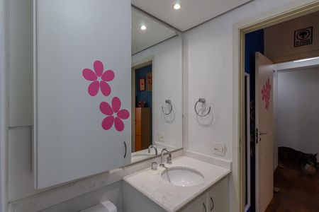 Apartamento à venda com 157m², 4 quartos e 2 vagasBanheiro da Suíte 3