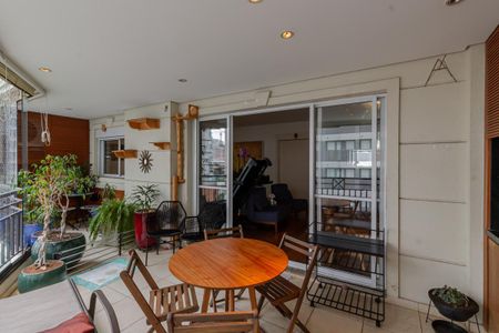 Apartamento à venda com 157m², 4 quartos e 2 vagasVaranda gourmet