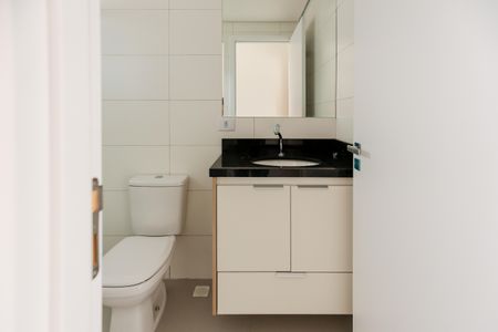 Banheiro de apartamento para alugar com 1 quarto, 32m² em Quitaúna, Osasco