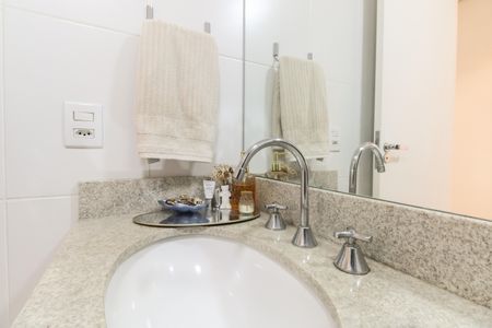 Apartamento à venda com 63m², 2 quartos e 1 vagaBanheiro Social 