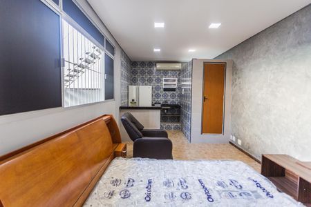 Quarto de kitnet/studio para alugar com 1 quarto, 35m² em Santa Efigênia, Belo Horizonte