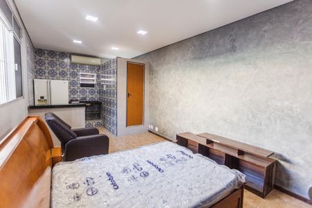 Quarto de kitnet/studio para alugar com 1 quarto, 35m² em Santa Efigênia, Belo Horizonte