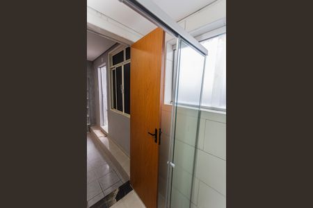 Banheiro Social de kitnet/studio para alugar com 1 quarto, 35m² em Santa Efigênia, Belo Horizonte