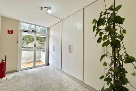 Apartamento para alugar com 67m², 2 quartos e 1 vaga Apartamento para alugar com 67m², 2 quartos e 1 vagaHall social