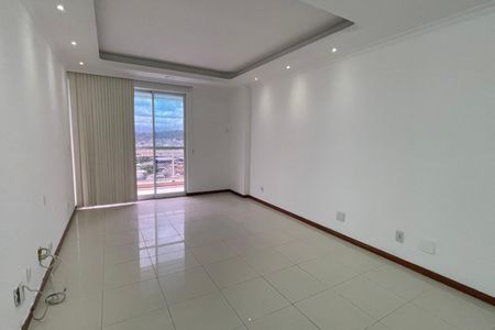 Sala de casa para alugar com 3 quartos, 120m² em Parque Pauliceia, Duque de Caxias