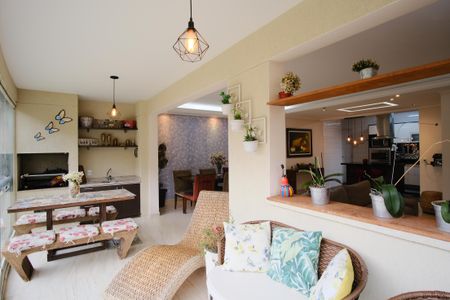 Apartamento para alugar com 122m², 3 quartos e 2 vagasVaranda