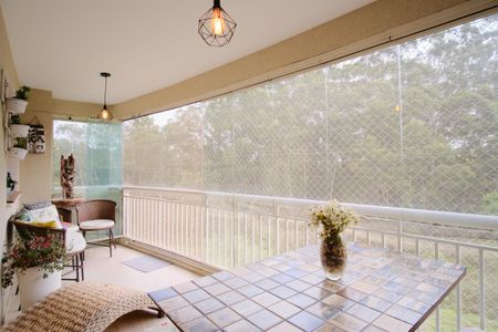 Apartamento para alugar com 122m², 3 quartos e 2 vagasVaranda