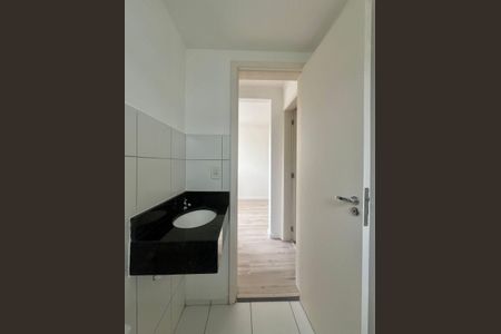 Banheiro de apartamento à venda com 2 quartos, 44m² em Loteamento Parque São Martinho, Campinas