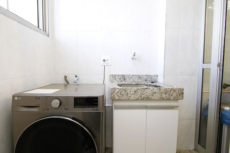 Área de Serviço de apartamento para alugar com 4 quartos, 105m² em Buritis, Belo Horizonte
