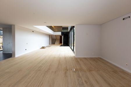 Casa de condomínio para alugar com 847m², 6 quartos e 4 vagas Casa de condomínio para alugar com 847m², 6 quartos e 4 vagasSala