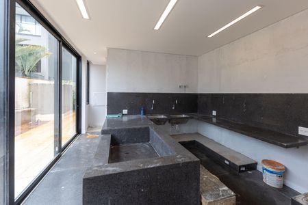 Casa de condomínio para alugar com 847m², 6 quartos e 4 vagas Casa de condomínio para alugar com 847m², 6 quartos e 4 vagasÁrea de Serviço