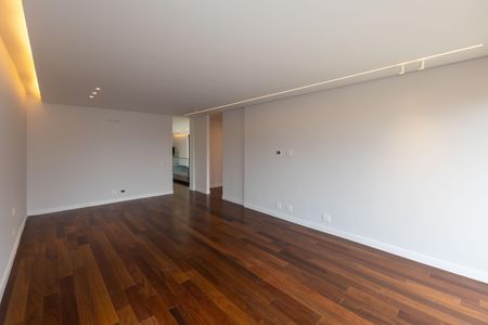 Casa de condomínio para alugar com 847m², 6 quartos e 4 vagas Casa de condomínio para alugar com 847m², 6 quartos e 4 vagasSuíte 1