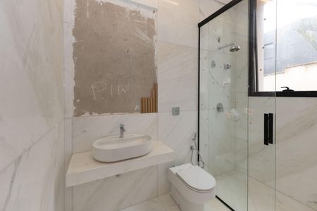 Casa de condomínio para alugar com 847m², 6 quartos e 4 vagas Casa de condomínio para alugar com 847m², 6 quartos e 4 vagasBanheiro da Suíte 5