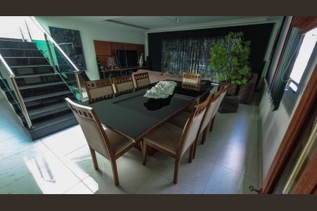 Sala de casa à venda com 3 quartos, 305m² em Vista Alegre, Rio de Janeiro