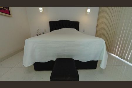 Casa à venda com 305m², 3 quartos e 2 vagasDetalhe do quarto 1