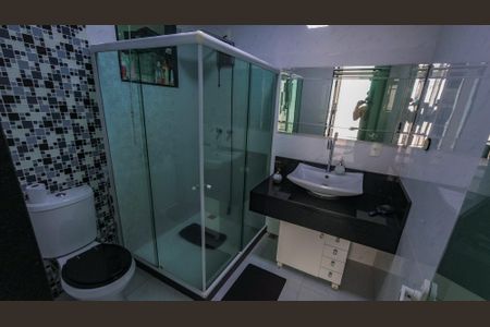 Casa à venda com 305m², 3 quartos e 2 vagasBanheiro Social