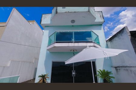 Casa à venda com 305m², 3 quartos e 2 vagasFachada