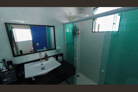 Casa à venda com 305m², 3 quartos e 2 vagasBanheiro da Suíte 2