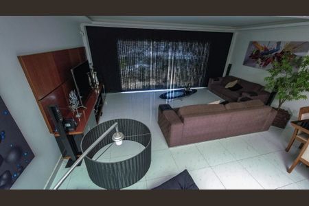 Casa à venda com 305m², 3 quartos e 2 vagasSala