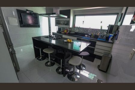 Casa à venda com 305m², 3 quartos e 2 vagasCozinha