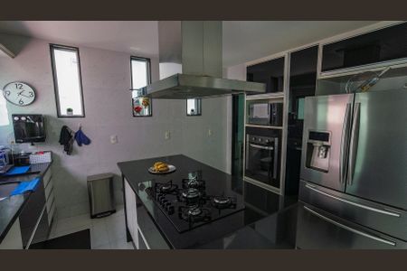 Casa à venda com 305m², 3 quartos e 2 vagasCozinha
