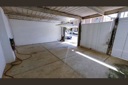Casa à venda com 305m², 3 quartos e 2 vagasGaragem