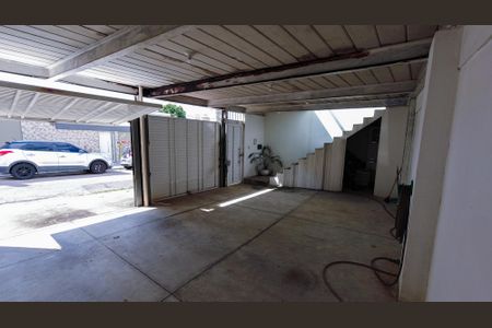 Casa à venda com 305m², 3 quartos e 2 vagasGaragem