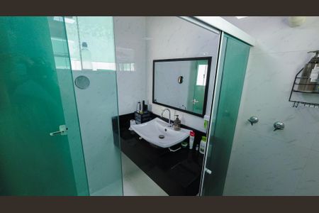 Casa à venda com 305m², 3 quartos e 2 vagasBanheiro da Suíte 2