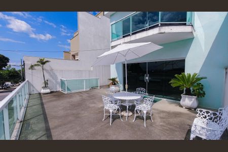 Casa à venda com 305m², 3 quartos e 2 vagasQuintal
