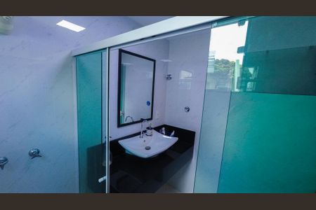 Casa à venda com 305m², 3 quartos e 2 vagasBanheiro da Suíte 3