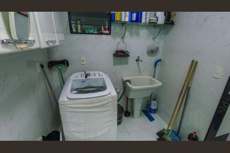 Casa à venda com 305m², 3 quartos e 2 vagasÁrea de Serviço