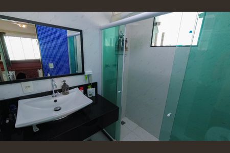 Casa à venda com 305m², 3 quartos e 2 vagasBanheiro da Suíte 2