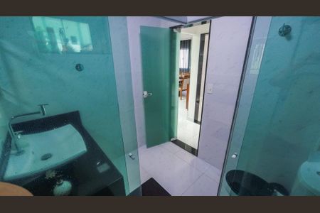 Casa à venda com 305m², 3 quartos e 2 vagasBanheiro Social