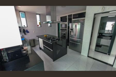 Casa à venda com 305m², 3 quartos e 2 vagasCozinha