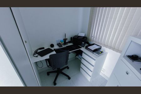 Casa à venda com 305m², 3 quartos e 2 vagasEscritório