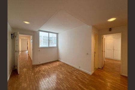 Apartamento à venda com 205m², 4 quartos e 2 vagasCorredor
