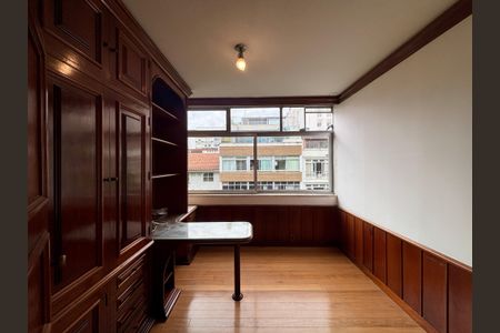 Quarto 1 de apartamento à venda com 4 quartos, 205m² em Leblon, Rio de Janeiro