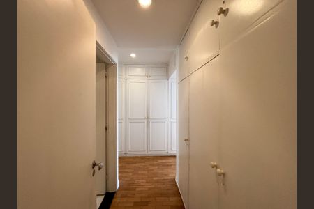 Apartamento à venda com 205m², 4 quartos e 2 vagasSuíte